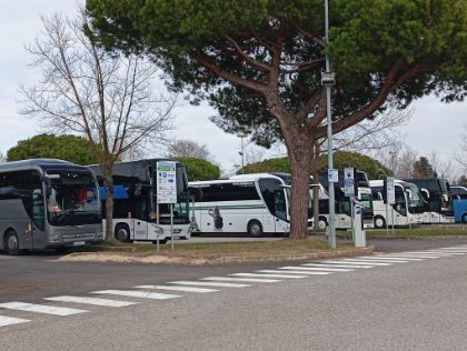 Autobus turistici: continua la gestione dei flussi attraverso il sistema di prenotazione 