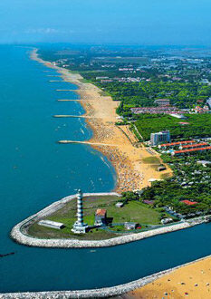 vista del litorale dal faro di cavallino